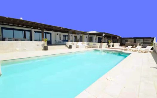 Counrty Villa For Sale In Tias