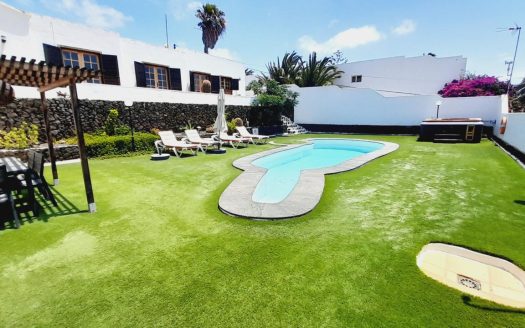 Two Independent Properties For Sale In Guime