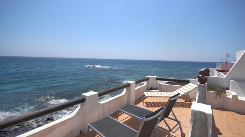 sea front property in Costa Teguise