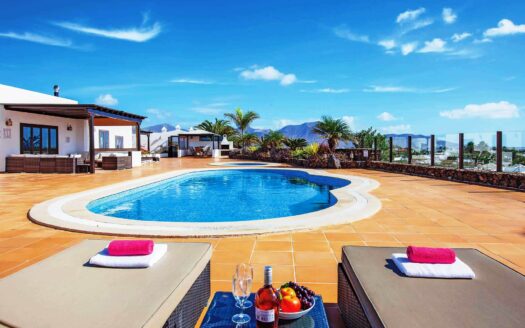 property for sale in playa blanca, villa for sale in lanzarote
