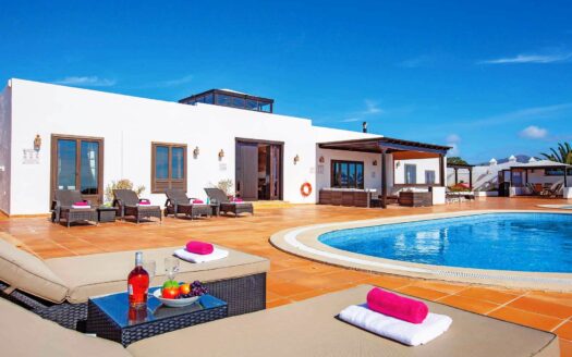 Property for sale in Playa Blanca