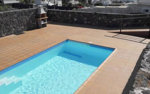 New modern detached villa