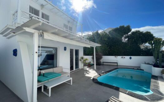 Detached 4 bed villa with pool in Tias