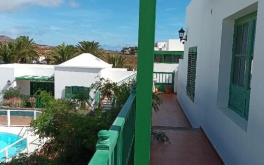 Gorgeous two bedroom apartment + parking