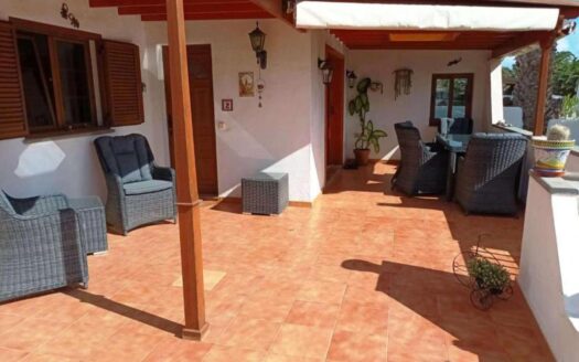 Frontline villa with panoramic sea views, Costa Teguise