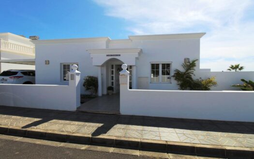 Fabulous 4 bedroom villa in Puerto Calero