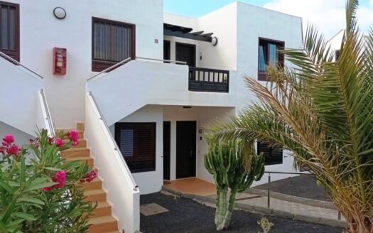 Two bedroom top floor apartment sea view