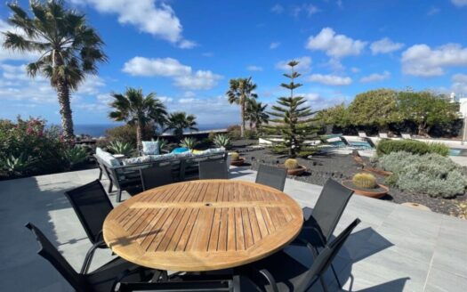 Luxury villa – panoramic sea & mountain views