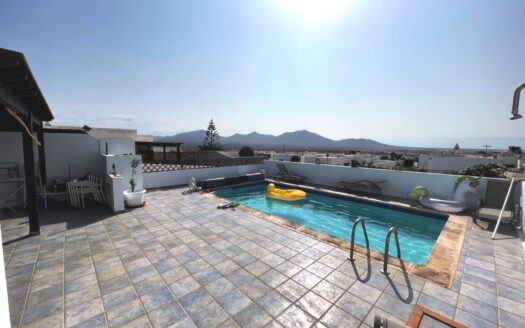 4 Bed villa with panoramic sea views