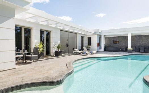 Fabulous villa for sale in Puerto del Carmen