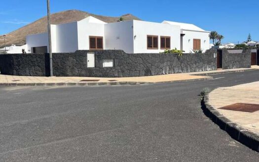Detached House In Tinajo For Sale