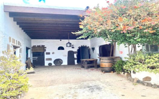 Country House with Land & Building Plots Available