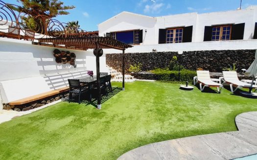 Two Independent Properties For Sale In Guime