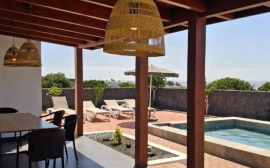 Villa in Puerto Calero For Sale
