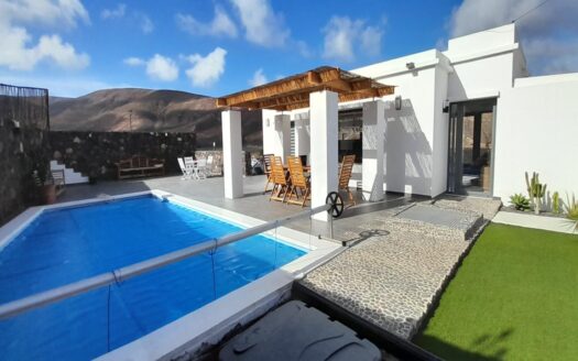 New build – Detached 3 Bed Villa, fantastic Sea & Mountain Views