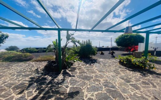 3 Bed Bungalow In The centre of Tias