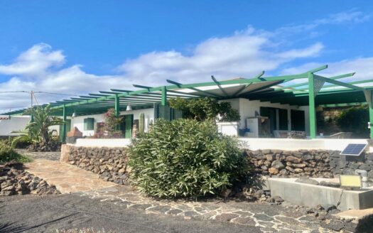 3 Bed Bungalow In The centre of Tias