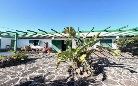 3 Bed Bungalow In The centre of Tias